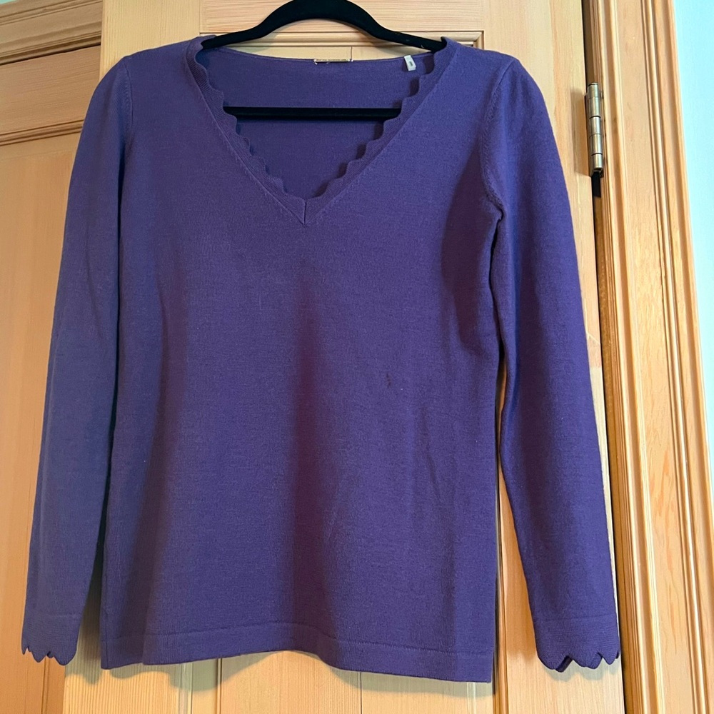 Super Cute Light Purple Elie Tahari Sweater. Size small